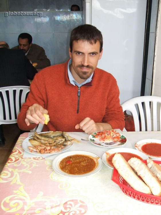 Casablanca, Jan con su plato tradicional de pescado