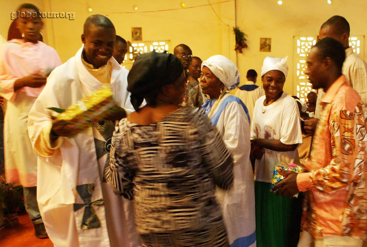 Camerun, Bafang, primera missa del nuev
