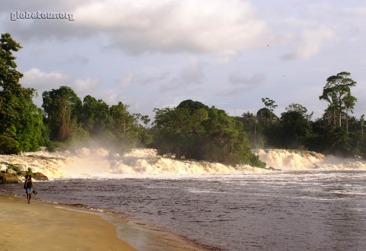 Camerun, cascadas de Lob