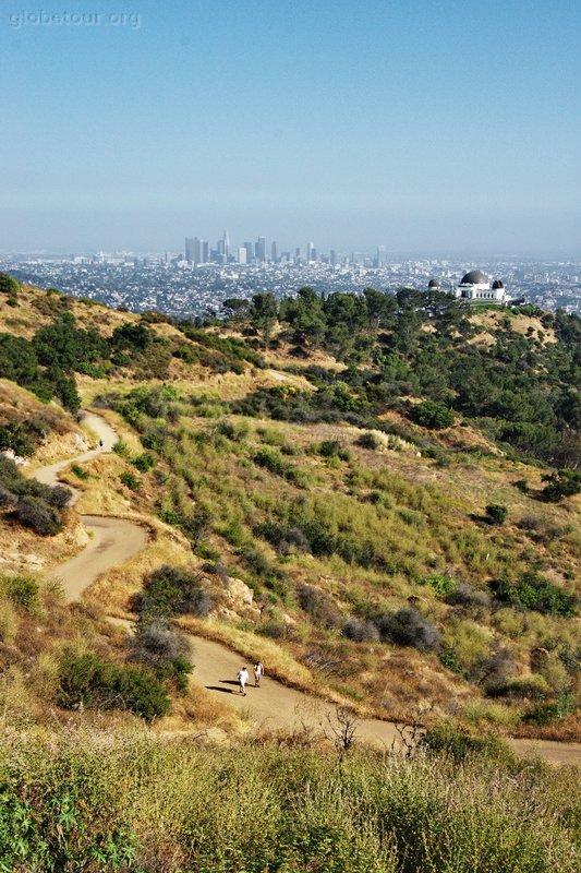 Los Angeles, Griffit observatory in fornt of Downtown