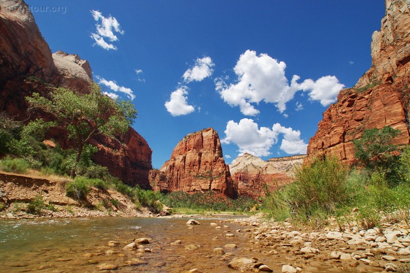 US, Utah, Zion National Park, view of Angels Landing