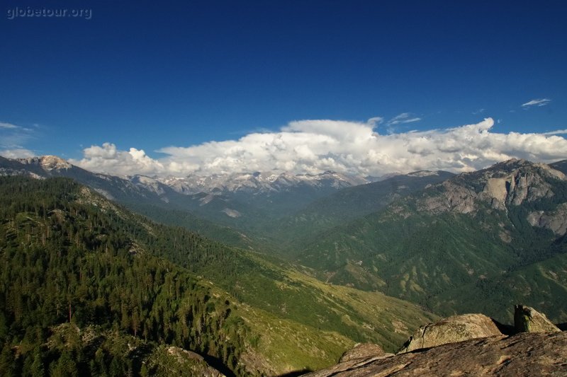 US, Sequoya National Park, view from moro rock