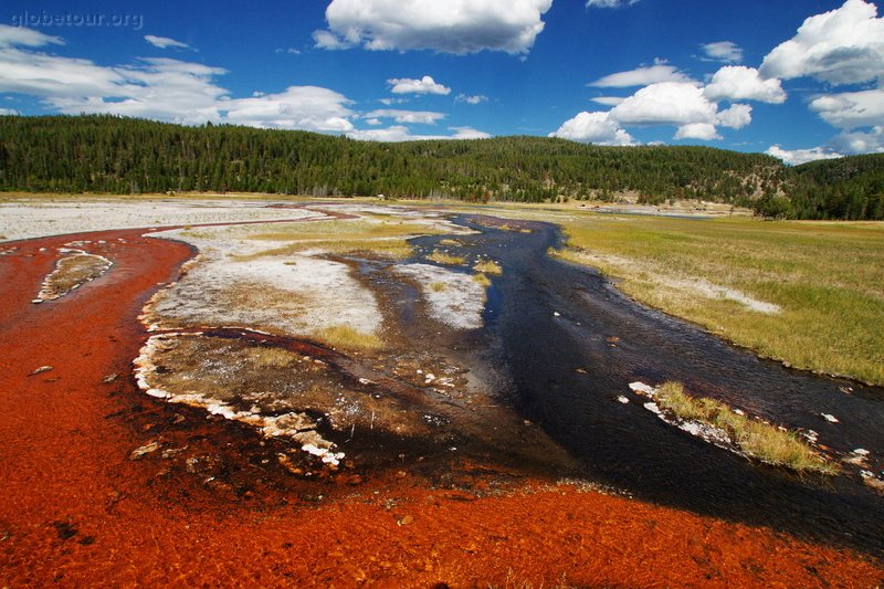 US, Yellowstone National Park, closer to great fountain geyser