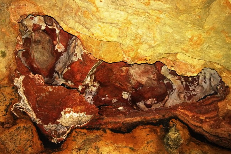 US, minerals in Jewel cave