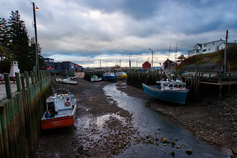 Canada, Halls Harbor hight tides, low