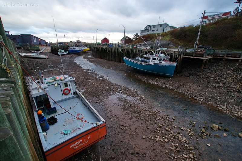 Canada, Halls Harbor hight tides, low