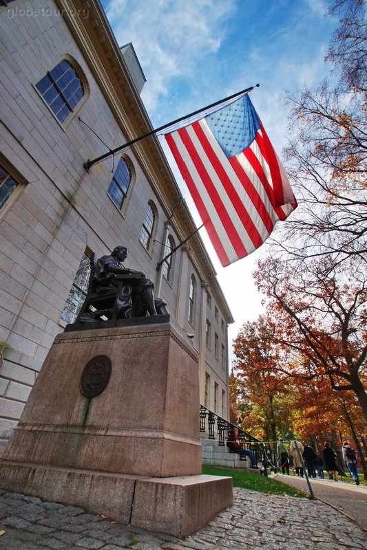US, Cambridge, Harvard University, John Harvard statue
