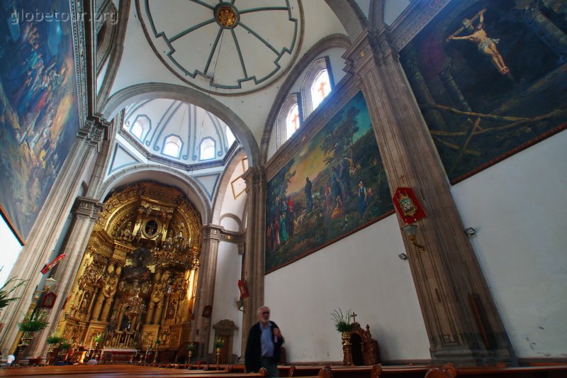 Mexico, Mexico DF, interior del templo de San Francisco