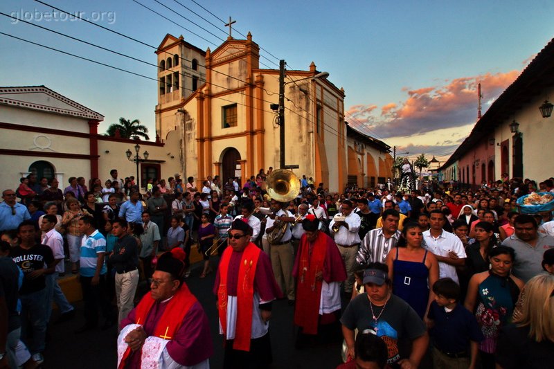  Nicaragua, Leon, procesion de pascua