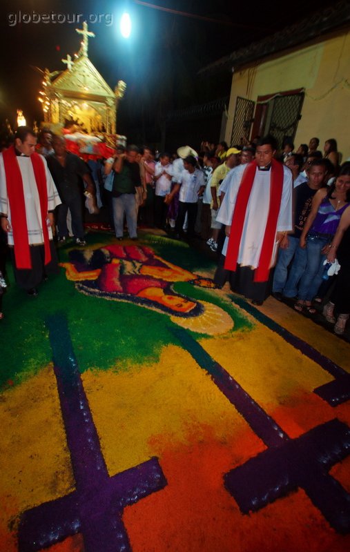 Nicaragua, Leon, procesion de pascua