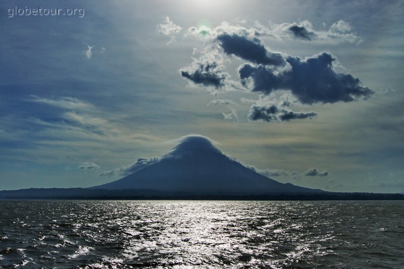  Nicaragua, marchando de la Isla de Ometepe
