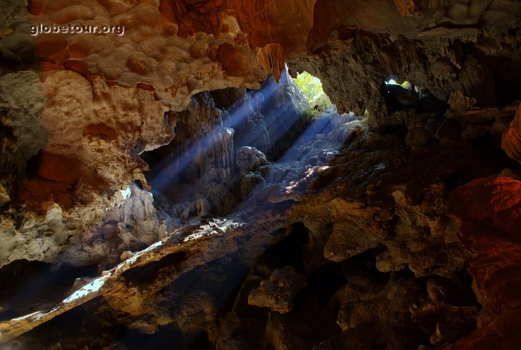 Vietnam, Halong Bay, cave