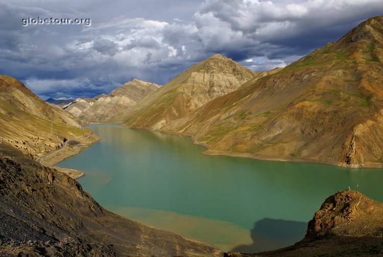 Tibet, artifitial lake close to Gyantse