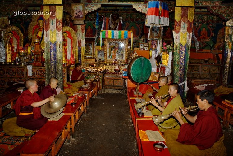 Tibet, Sakya, inside female monastery