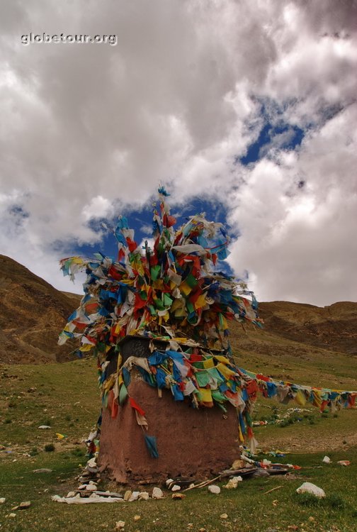 Tibet, Sakya, praying flags