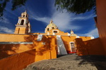 Mexico,+Cholula,+Iglesia+en+la+cima+de+la+piramide
