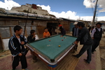 Tibet,+Shigatse,+playing+billar